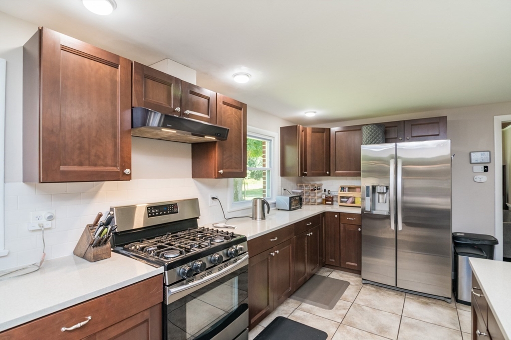 46 North Street Hatfield, MA 01038 - Photo 13 of 37