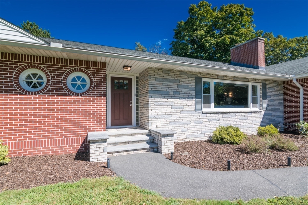 46 North Street Hatfield, MA 01038 - Photo 2 of 37