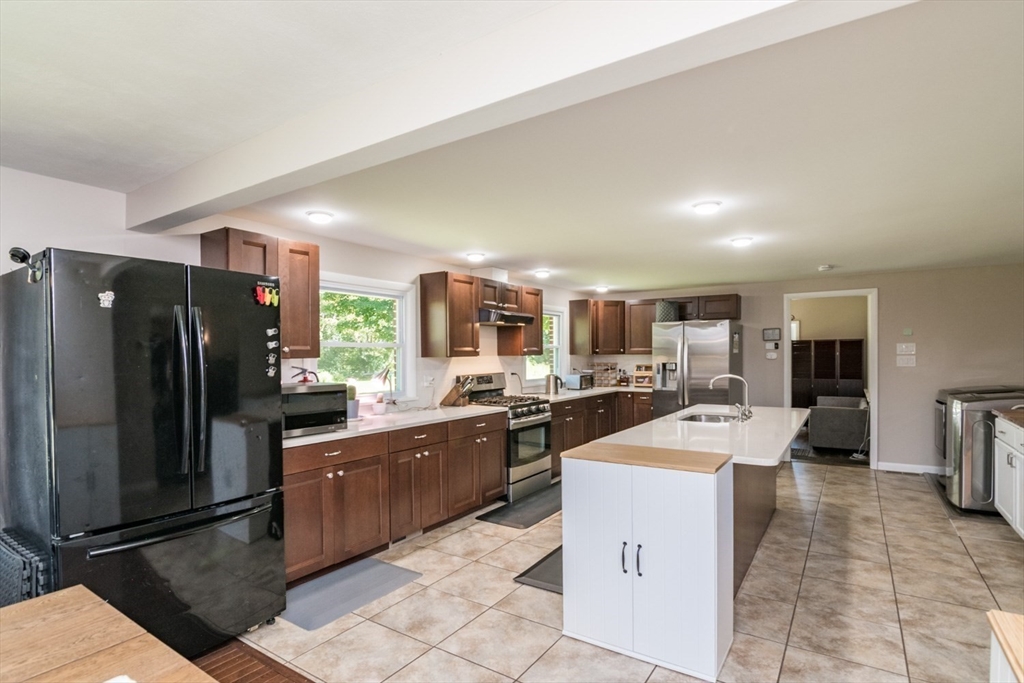 46 North Street Hatfield, MA 01038 - Photo 9 of 37