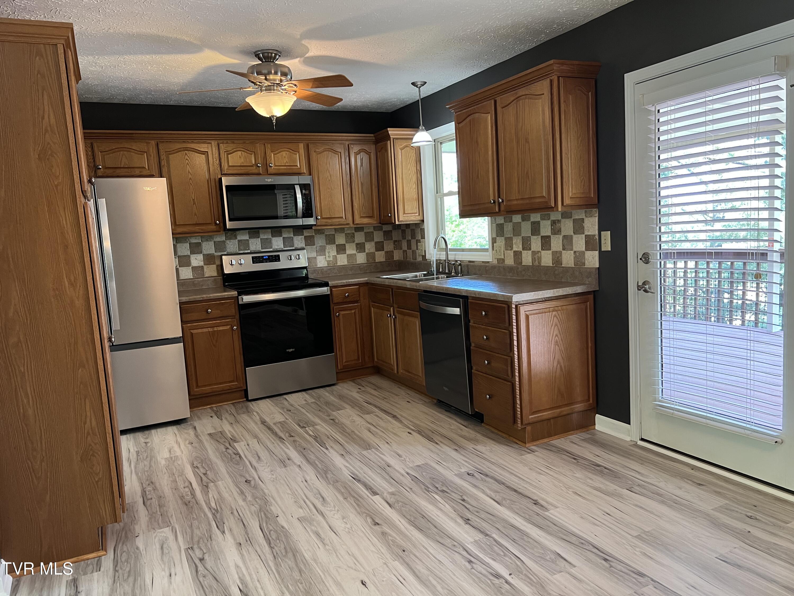 737 Foothills Road Kingsport, TN 37663 - Photo 21 of 80 IMG_5476
