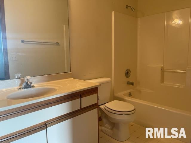 4427 Venetian Drive Springfield, IL 62703 - Photo 8 of 11