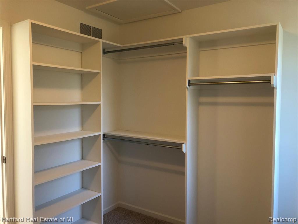 23725 Middlebelt Road Farmington Hills, MI 48336 - Photo 18 of 36