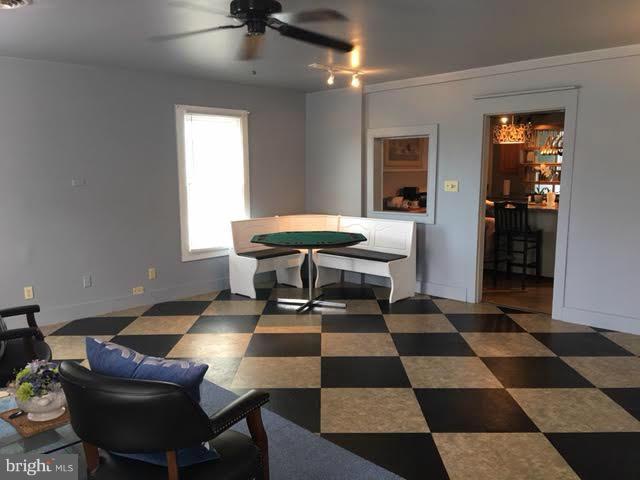 5003 River Road Hurlock, MD 21643 - Photo 11 of 30 Family Room
