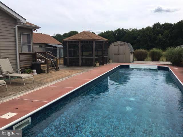 5003 River Road Hurlock, MD 21643 - Photo 27 of 30 Paver Decking