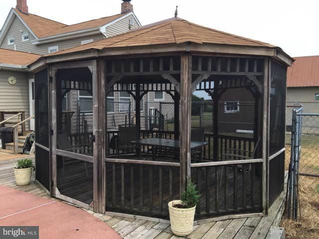 5003 River Road Hurlock, MD 21643 - Photo 28 of 30 Screened Gazebo
