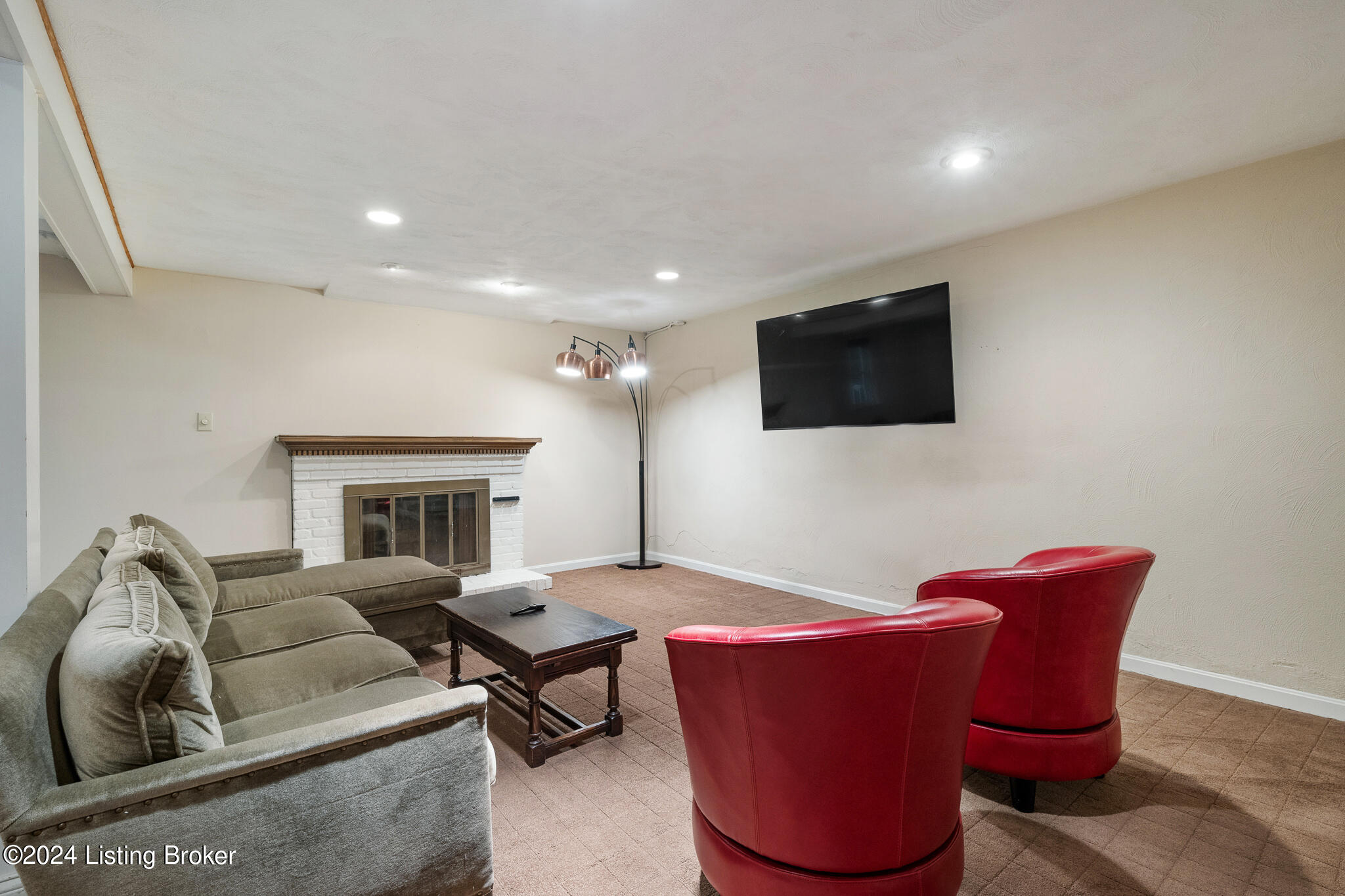 523 Ridgewood Road Louisville, KY 40207 - Photo 34 of 54 33