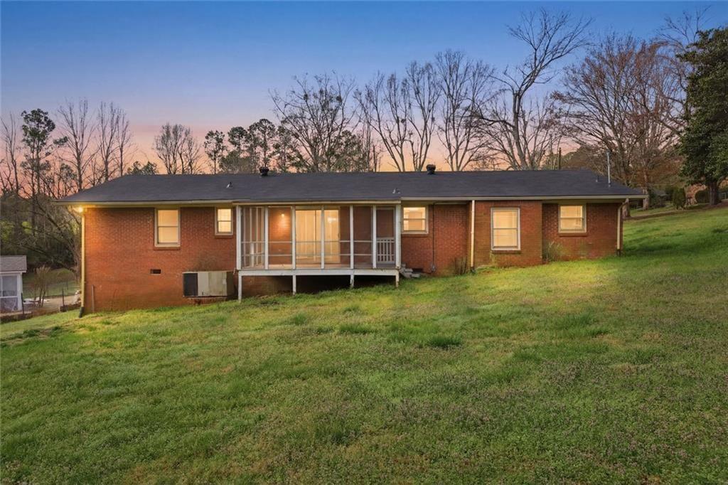 4075 Craig Place Gainesville, GA 30507 - Photo 3 of 34
