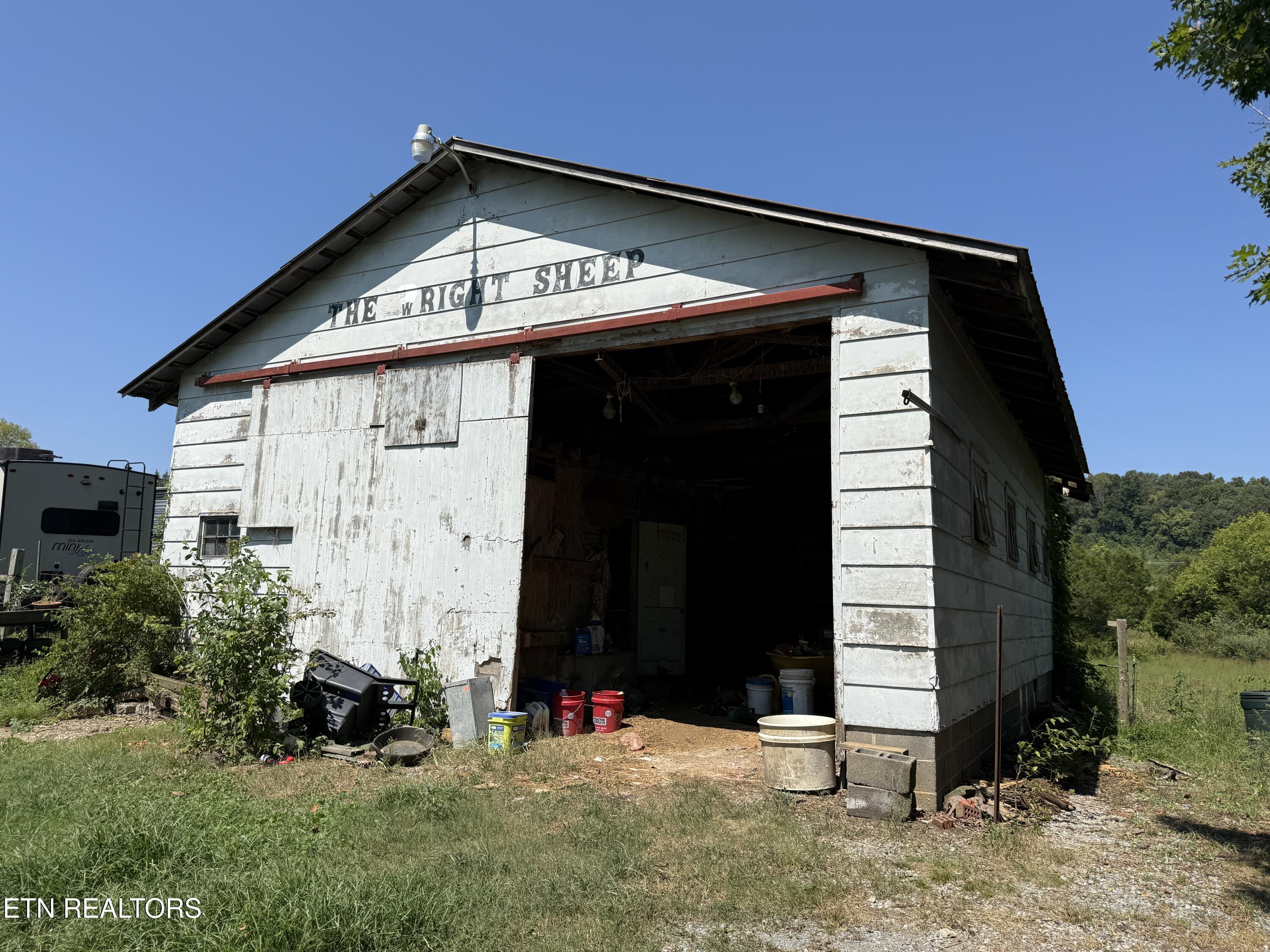 549 Raccoon Valley Road Powell, TN 37849 - Photo 21 of 42 IMG_0865