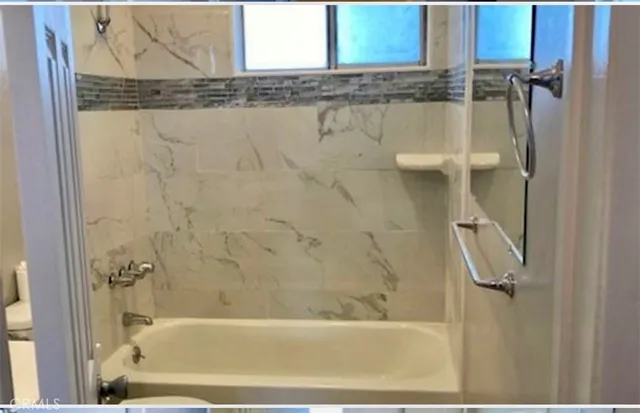 $1,950 | 11934 Runnymede Street, Unit 3, North Hollywood, CA 91605