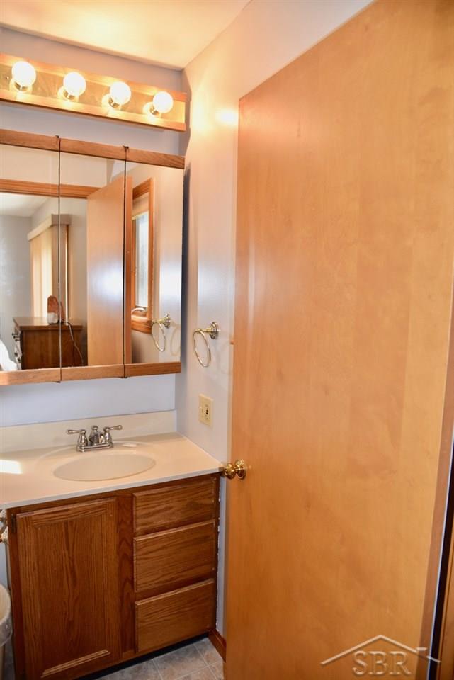 8265 North River Road Freeland, MI 48623 - Photo 17 of 25 31347974-16.JPG