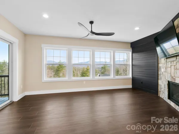 $1,250,000 | 3 Erin Glen Court, Fairview, NC 28730