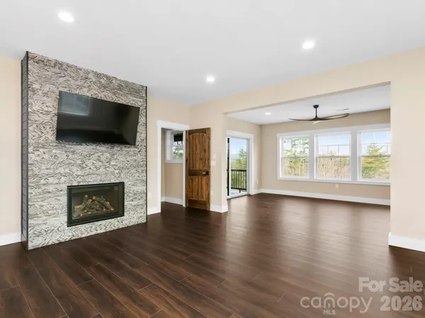 $1,250,000 | 3 Erin Glen Court, Fairview, NC 28730