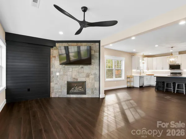 $1,250,000 | 3 Erin Glen Court, Fairview, NC 28730