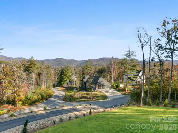 $1,250,000 | 3 Erin Glen Court, Fairview, NC 28730