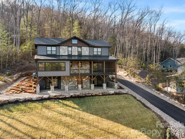 $1,250,000 | 3 Erin Glen Court, Fairview, NC 28730