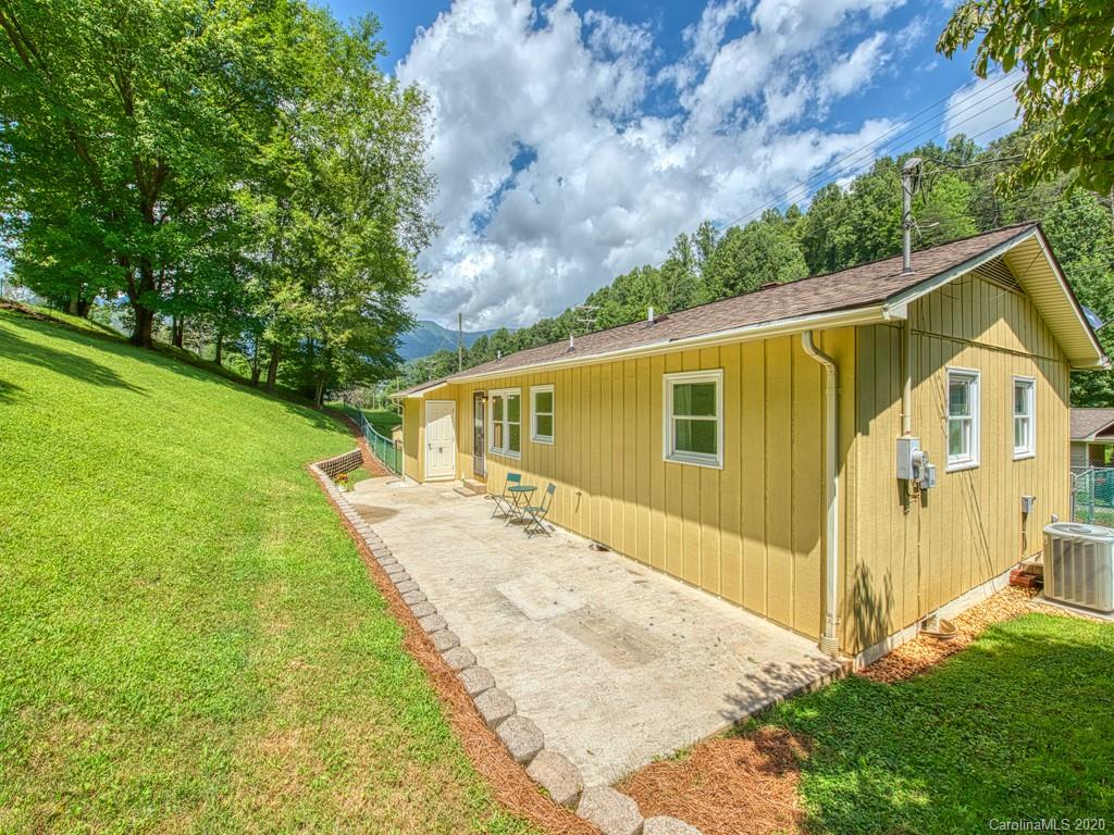 1953 Cope Creek Road Sylva, NC 28779 - Photo 4 of 27 Gallery Image 4