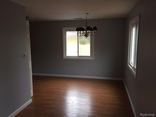 912 Rowland Road Leonard, MI 48367 - Photo 3 of 15 IMG_1272.JPG