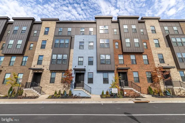 $3,850 | 10046 B American Pharoah Lane, Unit 76, Laurel, MD 20723