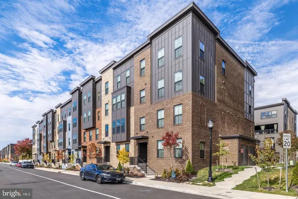 $3,850 | 10046 B American Pharoah Lane, Unit 76, Laurel, MD 20723