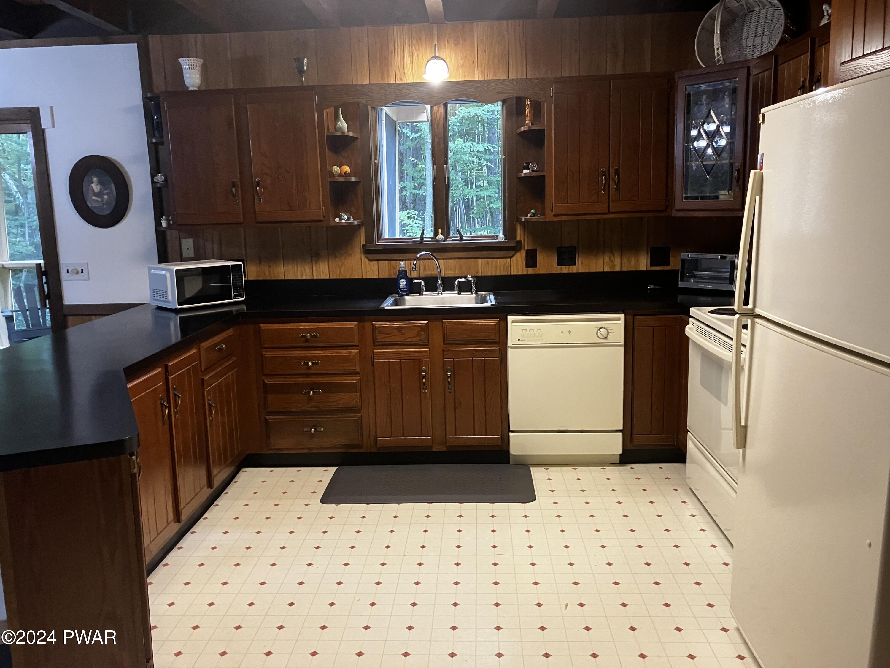 115 Franks Road Hawley, PA 18428 - Photo 11 of 37 IMG_0622