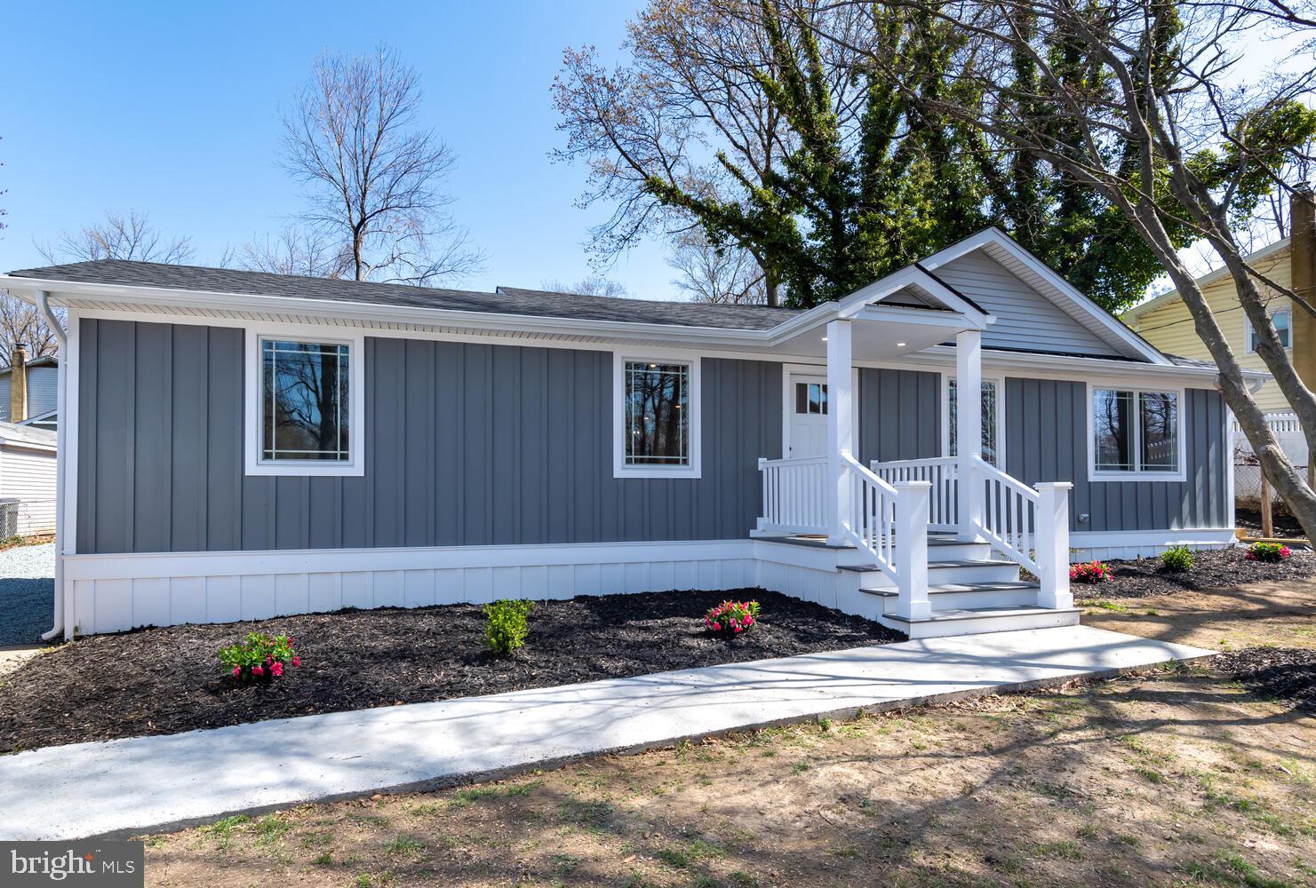 1739 Tacoma Road Edgewater, MD 21037 - Photo 2 of 34