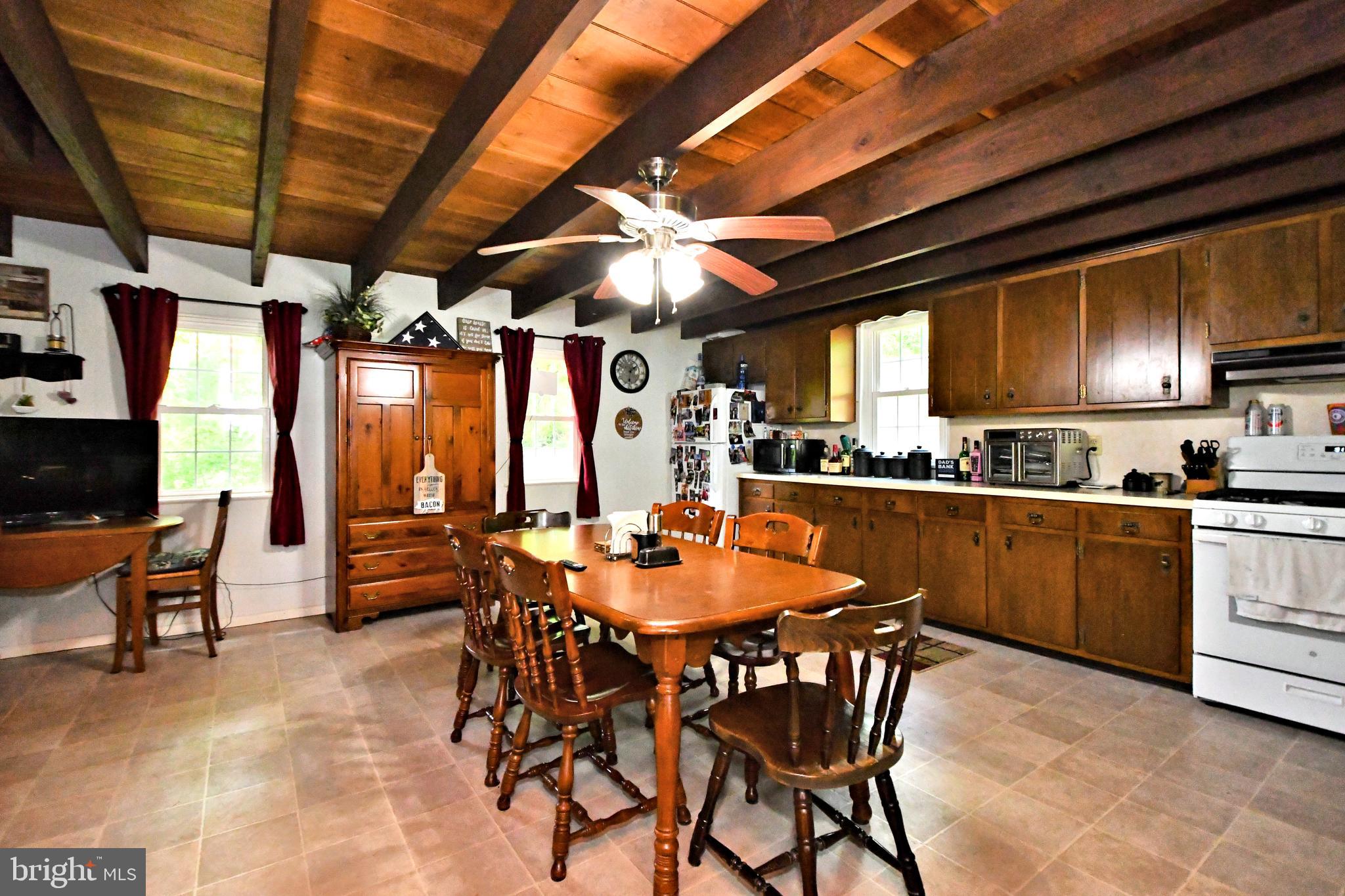 58 Groff Road Boyertown, PA 19512 - Photo 24 of 95 Country Kitchen