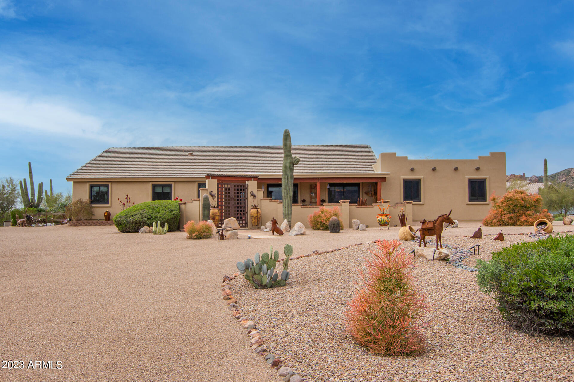 4532 North Cactus Road Apache Junction, AZ 85119 - Photo 1 of 15 Main House