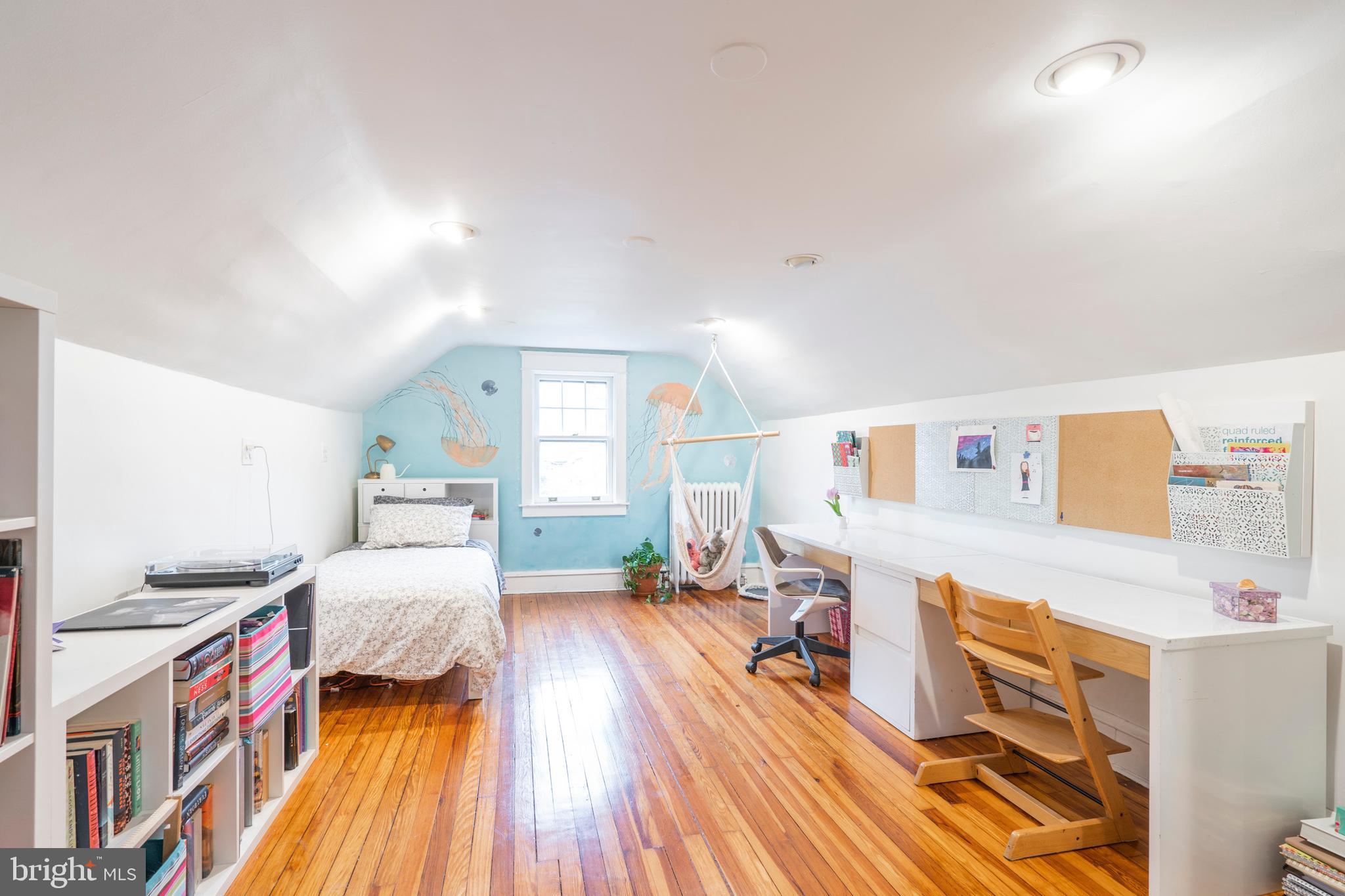 307 Hamilton Road Wynnewood, PA 19096 - Photo 37 of 48 3rd Floor Bedroom 4