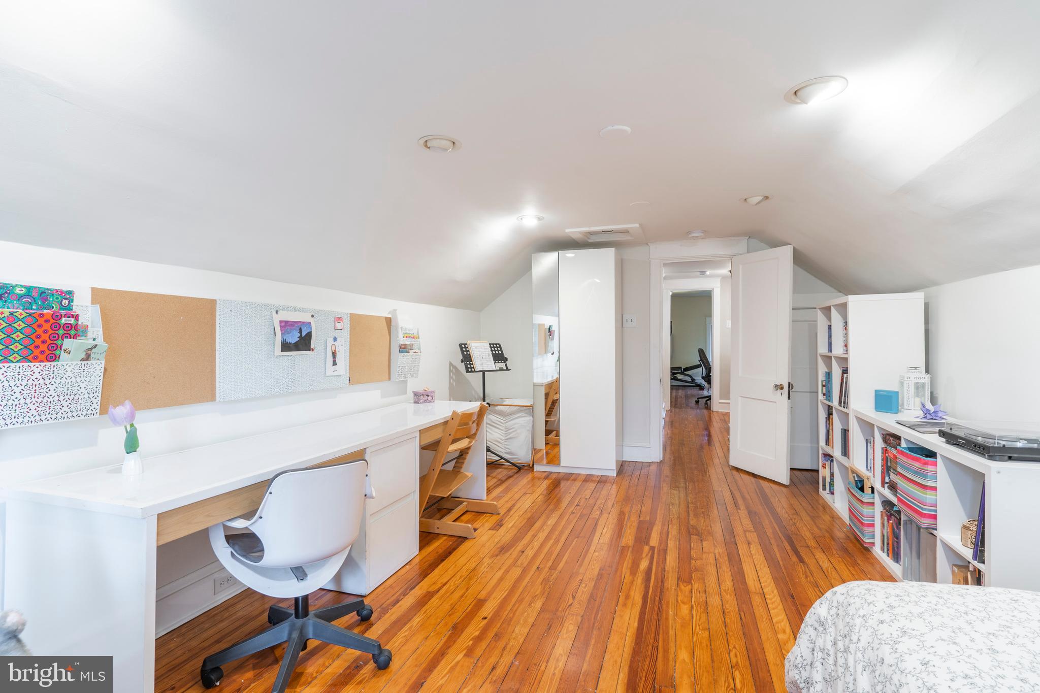 307 Hamilton Road Wynnewood, PA 19096 - Photo 38 of 48 3rd Floor Bedroom 4