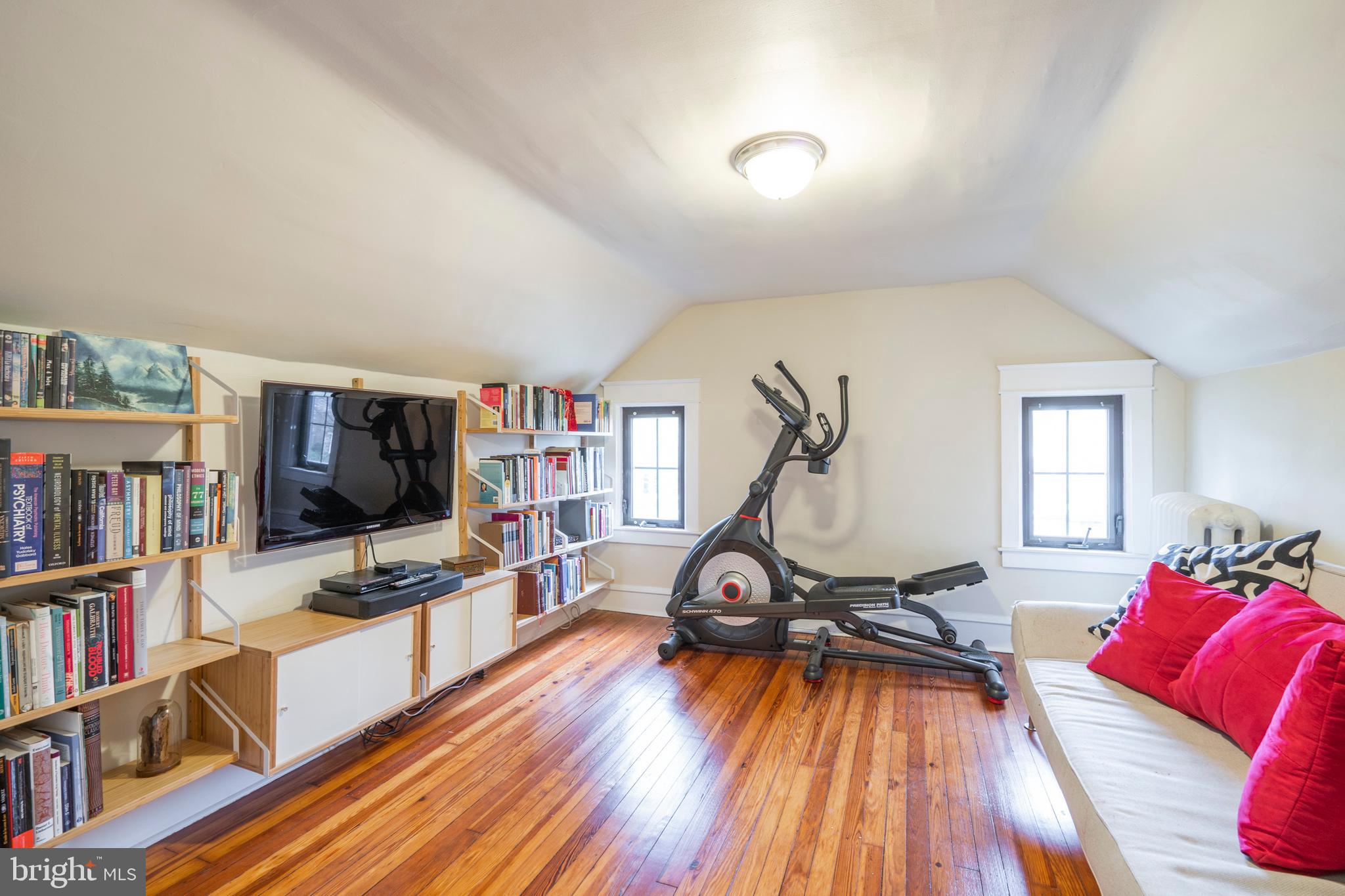 307 Hamilton Road Wynnewood, PA 19096 - Photo 41 of 48 3rd Floor Bedroom 5