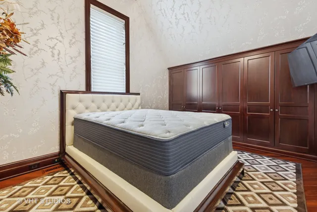 $18,500,000 | 915 North Dearborn Street, Chicago, IL 60610