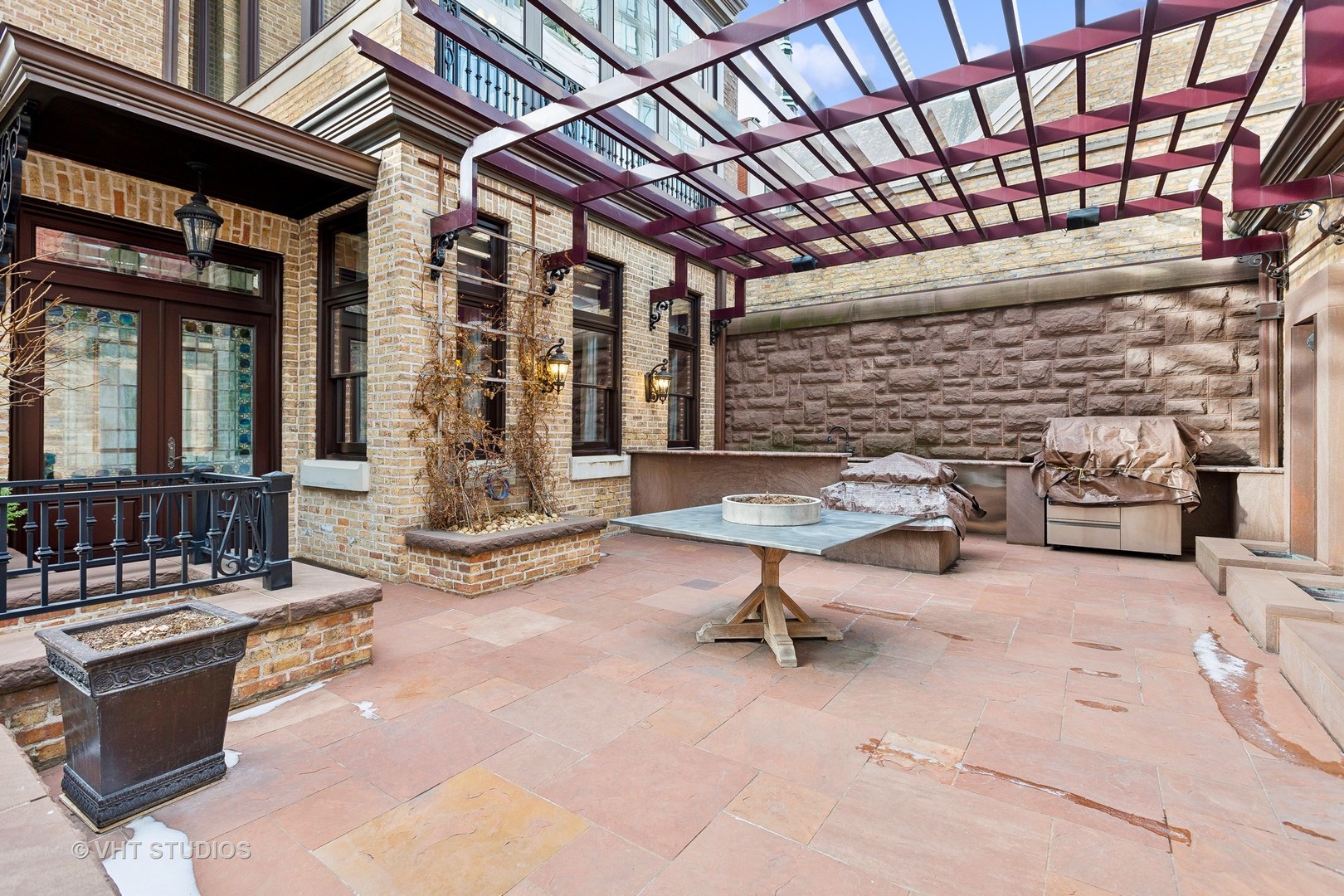 915 North Dearborn Street Chicago, IL 60610 - Photo 61 of 61 a view of a room with gym equipment