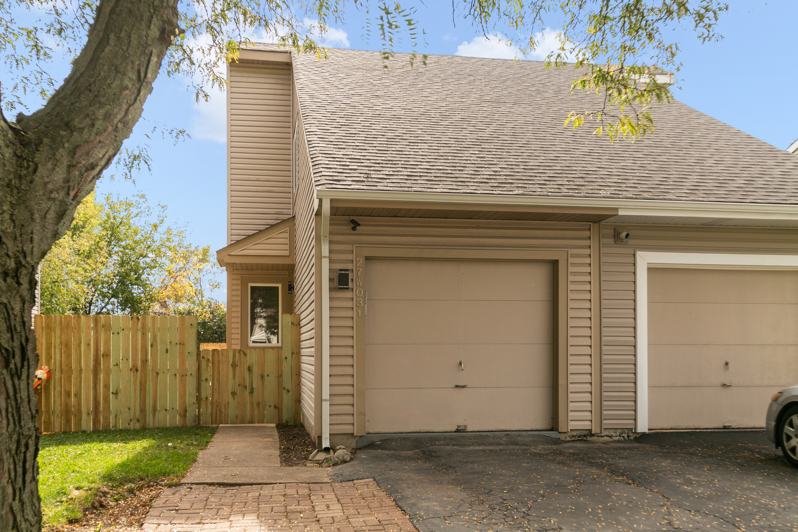 27W031 Cooley Avenue Winfield, IL 60190 - Photo 1 of 17