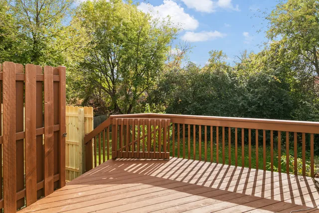 $289,900 | 27W031 Cooley Avenue, Winfield, IL 60190