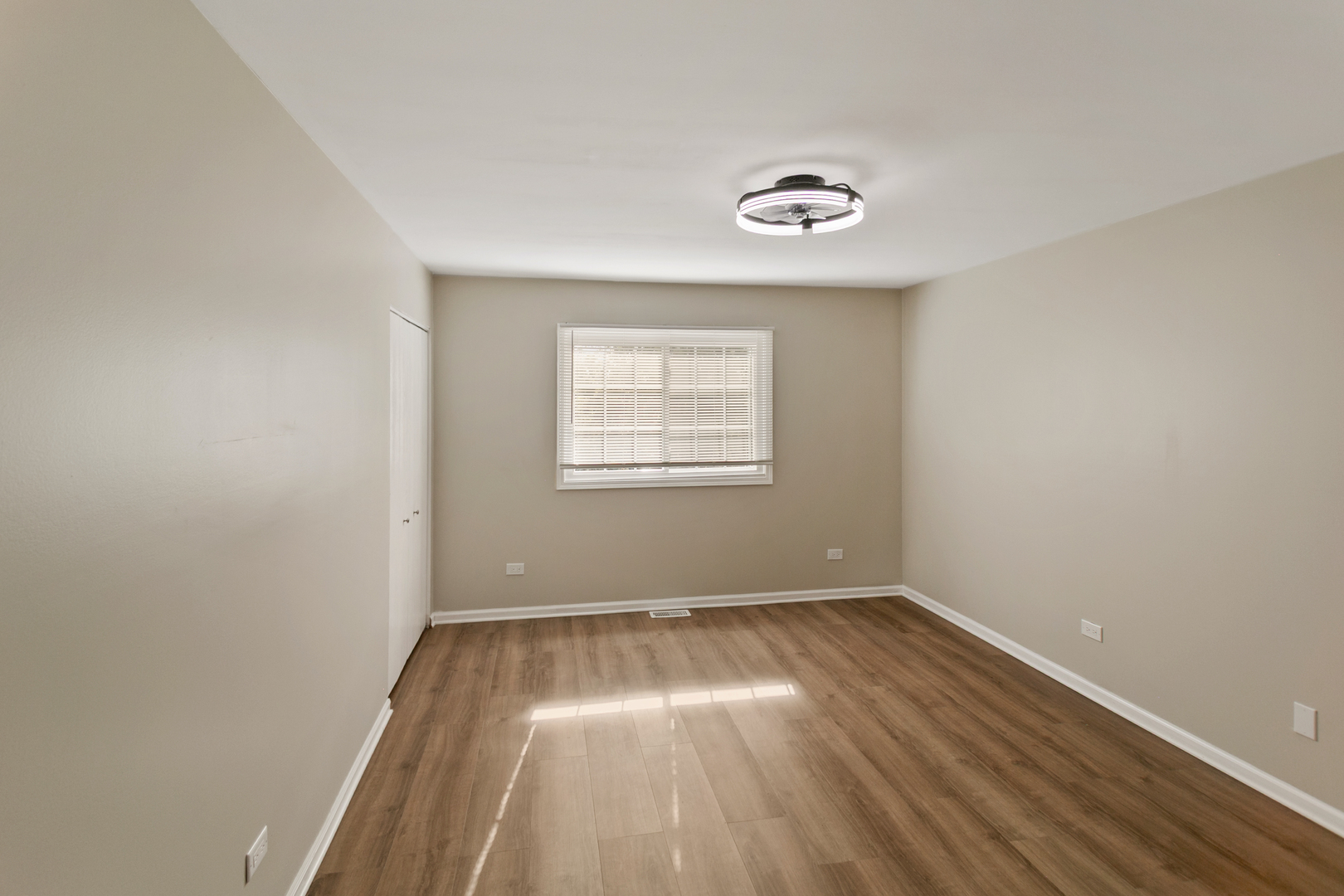 27W031 Cooley Avenue Winfield, IL 60190 - Photo 9 of 17 an empty room with a window