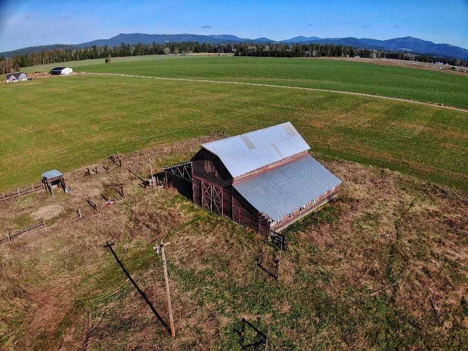 38811 North Short Road Deer Park, WA 99006 - Photo 4 of 12
