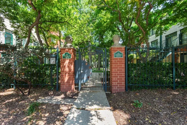 $340,000 | 1812 South Federal Street, Unit 4, Chicago, IL 60616