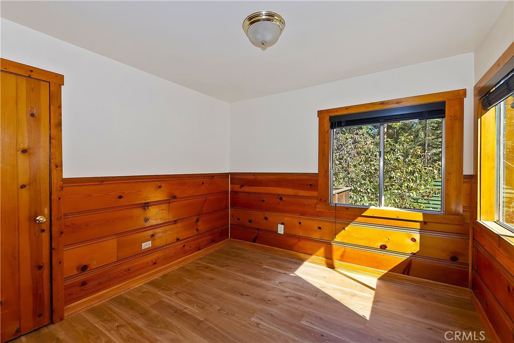 863 Oak Road Lake Arrowhead, CA 92385 - Photo 12 of 29 Gallery Image 12