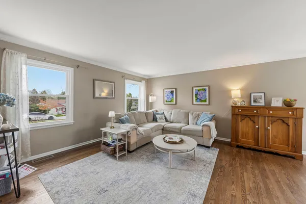 $475,000 | 6065 Chase Avenue, Downers Grove, IL 60516
