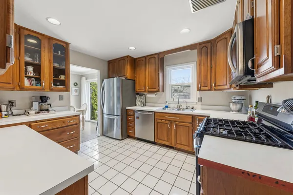 $475,000 | 6065 Chase Avenue, Downers Grove, IL 60516