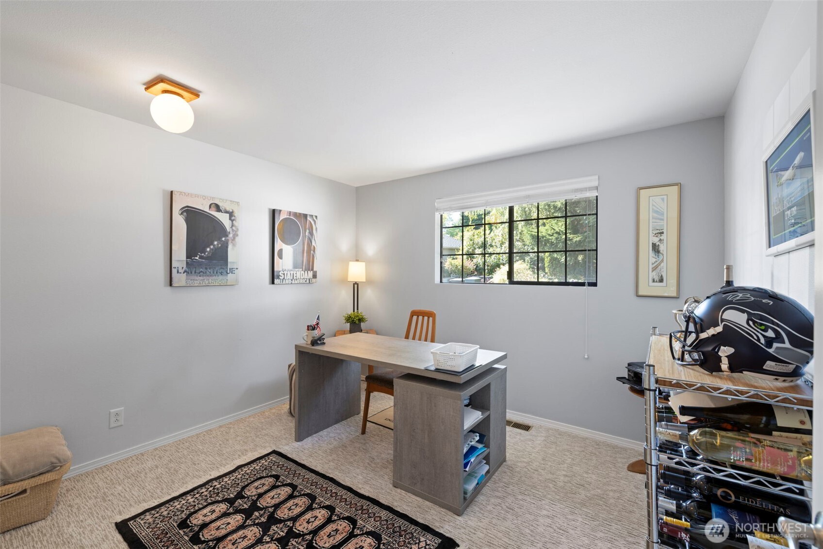 834 Cary Road Edmonds, WA 98020 - Photo 20 of 40 a workspace with furniture and window