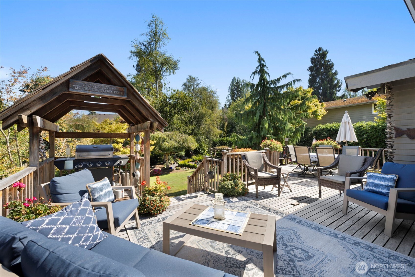 834 Cary Road Edmonds, WA 98020 - Photo 27 of 40 a view of deck with patio