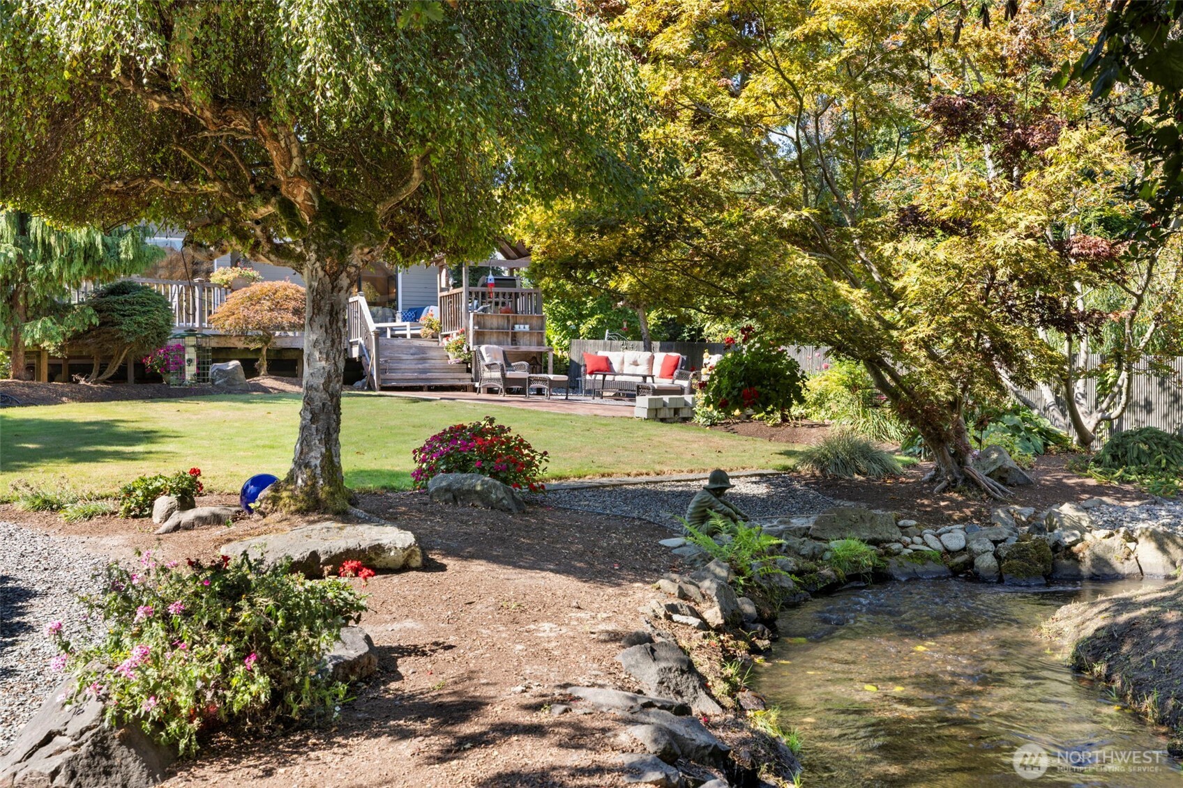834 Cary Road Edmonds, WA 98020 - Photo 33 of 40 a view of a street with houses