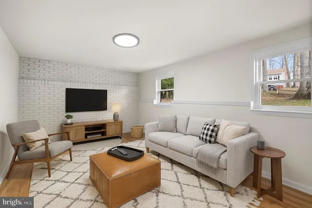 $399,900 | 341 Albany Street, Fredericksburg, VA 22407