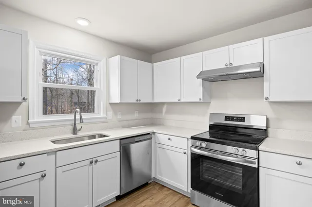 $399,900 | 341 Albany Street, Fredericksburg, VA 22407