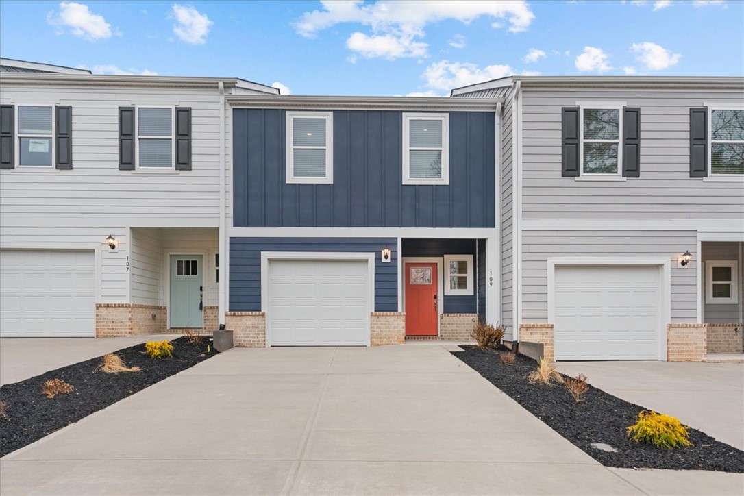 109 Kerwin Court Woodruff, SC 29388 - Photo 1 of 35