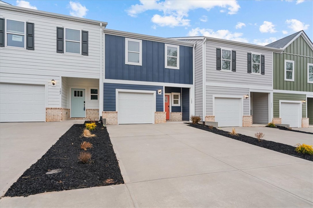 109 Kerwin Court Woodruff, SC 29388 - Photo 3 of 35