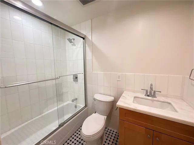$5,200 | 1703 West 25th Street, Los Angeles, CA 90018
