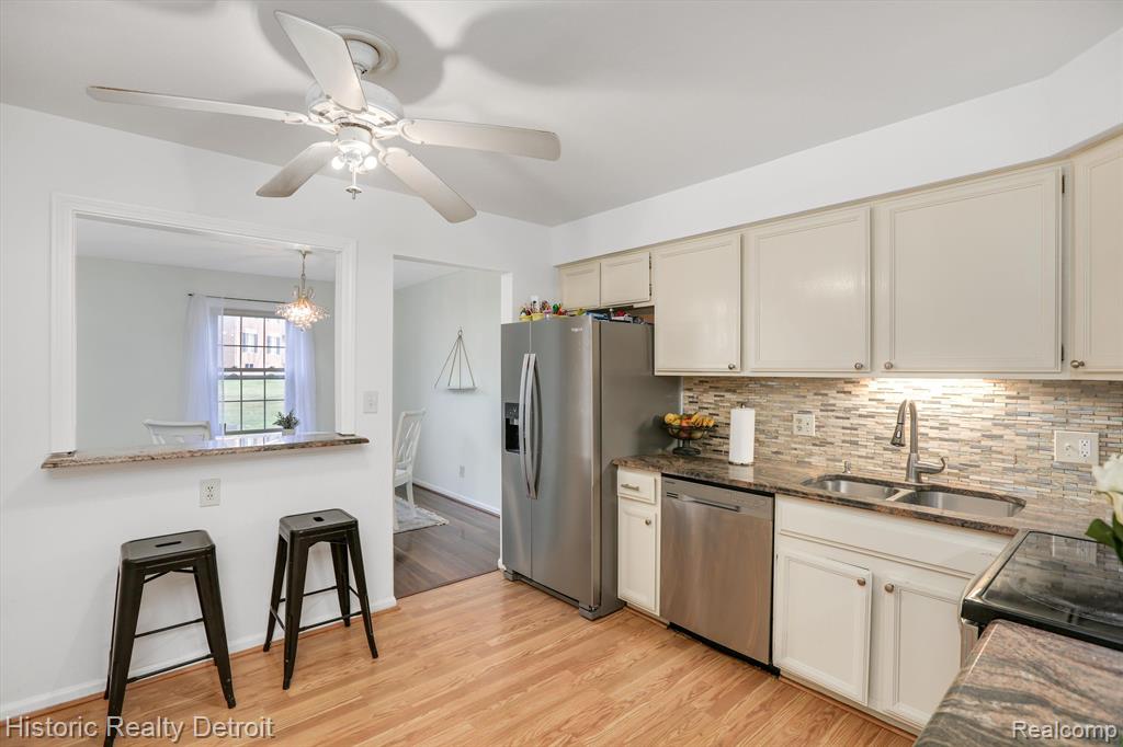 29656 Middlebelt Road, Unit 1403 Farmington Hills, MI 48334 - Photo 7 of 39