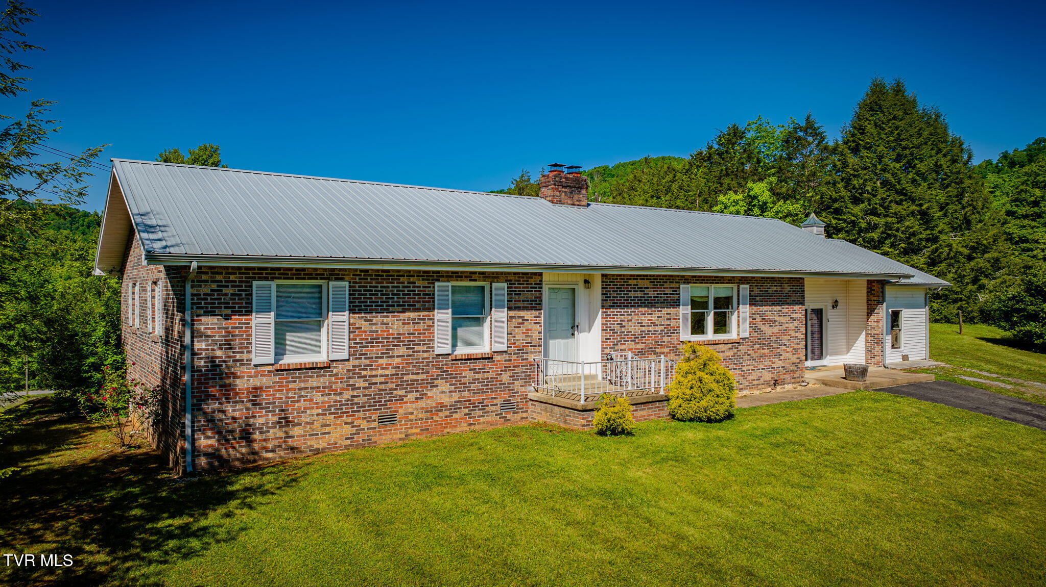 117 Kelly Road Pennington Gap, VA 24277 - Photo 2 of 41 002